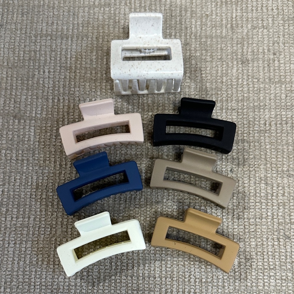 NWOT Amazon Essentials Hair Claw Clips - Black, Blue, Cream, Tan Collection